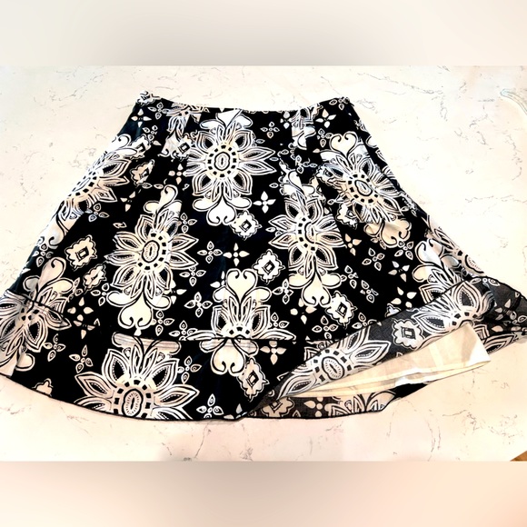White House Black Market 100% lined A-line cotton skirt. Size 10 - Picture 1 of 3